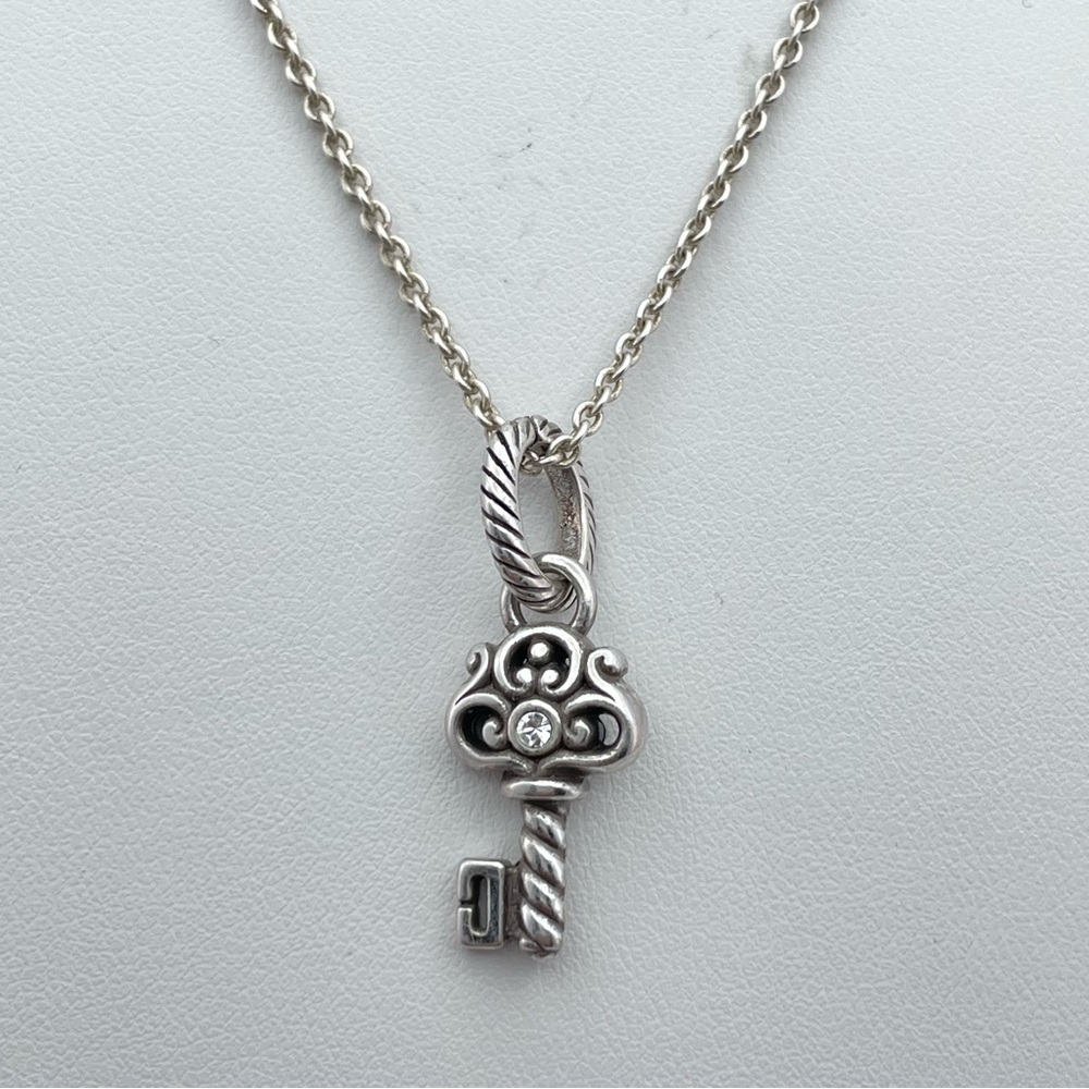Elegant Silver Key Pendant Necklace